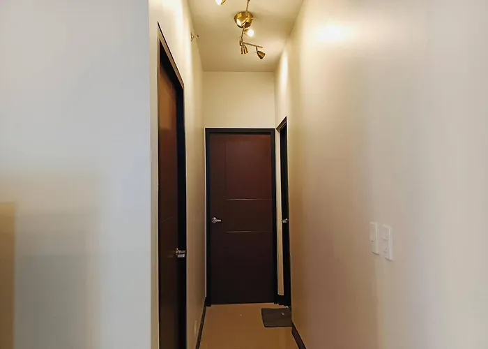 Modern 2-bedroom In Vibrant Araneta City, Qc Manila