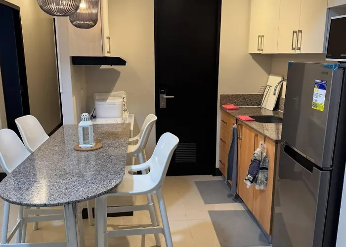 Modern 2-bedroom In Vibrant Araneta City, Qc *