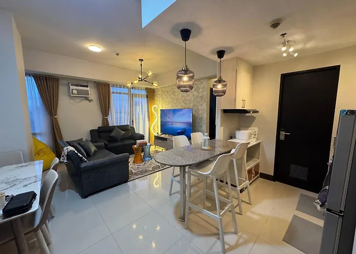 Modern 2-bedroom In Vibrant Araneta City, Qc Manila