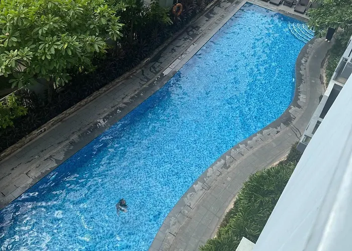 Modern 2-bedroom In Vibrant Araneta City, Qc Manila